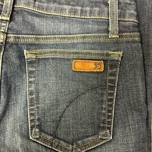 58.  Joe’s skinny jeans size 26